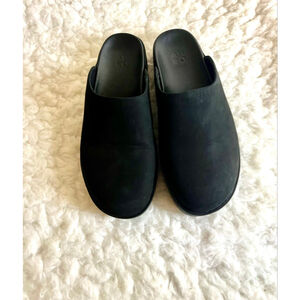 Abeo Pioneer Suede Leather Slip-on Rubber Sole Water Resistant Clog Women Size 9